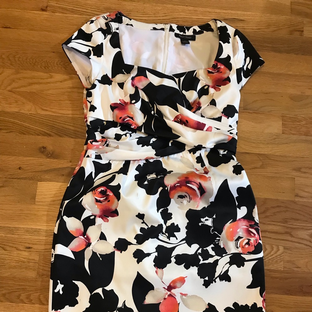White House Black Market floral size 8 dress
